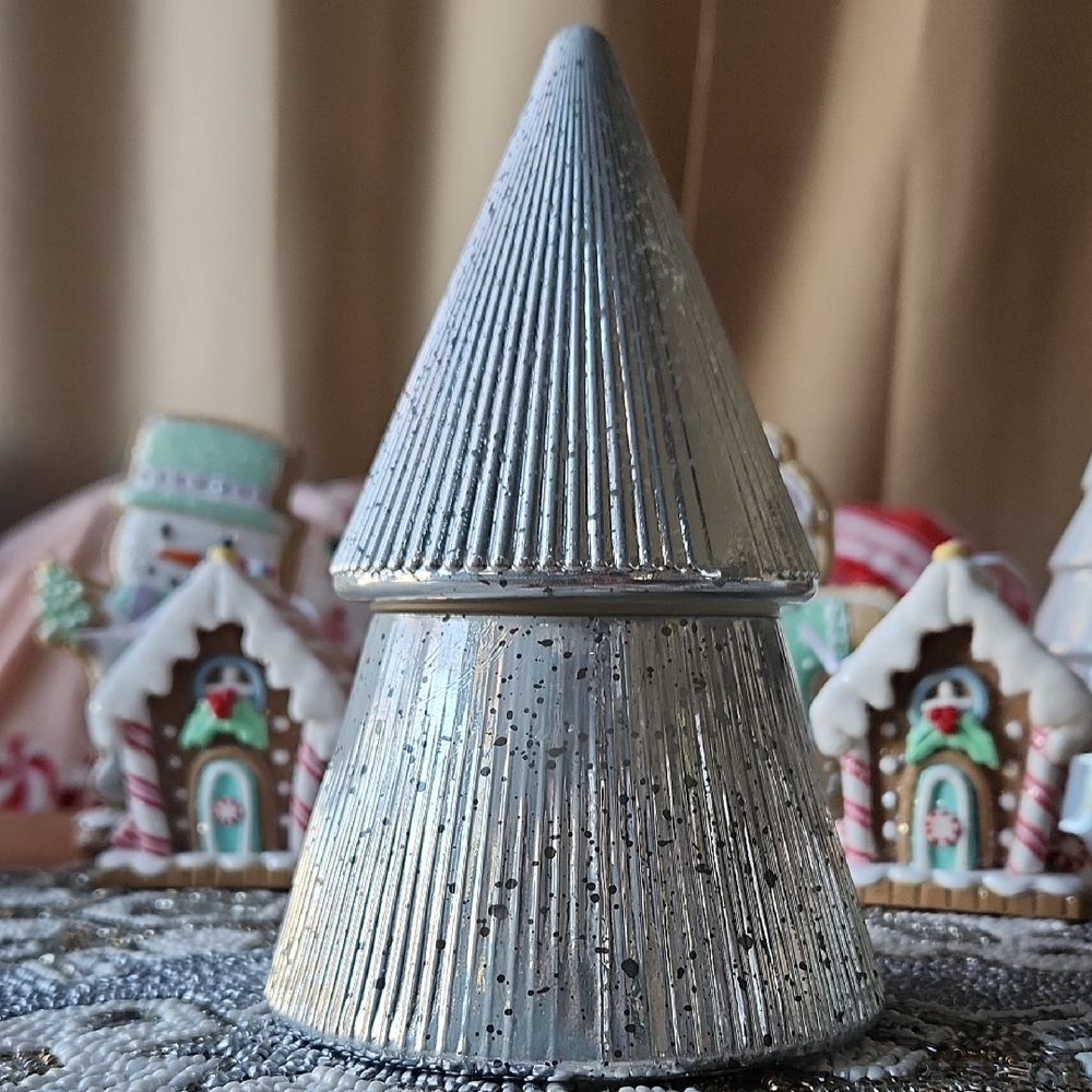 NWT | Art Decco SUGAR COOKIE Silver Holiday Tree Candle - Picture 1 of 2